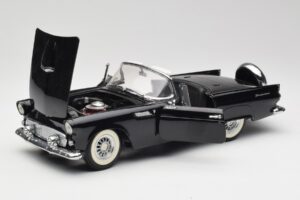 Ford Thunderbird Kabrioletas Juodas Revell 1:18 8818-M1 Metalas - nuotrauka 2 iš 8