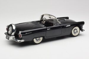 Ford Thunderbird Kabrioletas Juodas Revell 1:18 8818-M1 Metalas - nuotrauka 3 iš 8