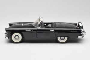 Ford Thunderbird Kabrioletas Juodas Revell 1:18 8818-M1 Metalas - nuotrauka 4 iš 8