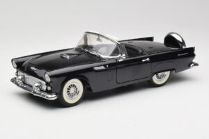 Ford Thunderbird Kabrioletas Juodas Revell 1:18 8818-M1 Metalas