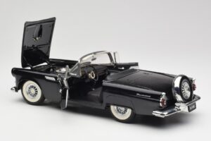 Ford Thunderbird Kabrioletas Juodas Revell 1:18 8818-M1 Metalas - nuotrauka 5 iš 8