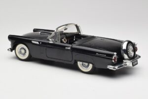 Ford Thunderbird Kabrioletas Juodas Revell 1:18 8818-M1 Metalas - nuotrauka 7 iš 8