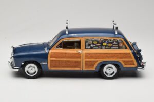 Ford Woody Station Wagon Bayview Blue Surf Shop Motor City 1:18 60002 Metalas - nuotrauka 4 iš 8