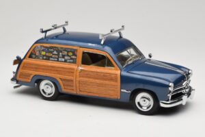 Ford Woody Station Wagon Bayview Blue Surf Shop Motor City 1:18 60002 Metalas - nuotrauka 6 iš 8