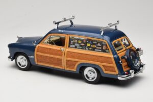 Ford Woody Station Wagon Bayview Blue Surf Shop Motor City 1:18 60002 Metalas - nuotrauka 7 iš 8