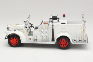 GMC Ugniagesių Automobilis Baltas Road Signature 1:18 20068 Metalas - nuotrauka 4 iš 9