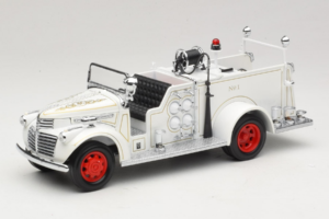 GMC Ugniagesių Automobilis Baltas Road Signature 1:18 20068 Metalas