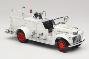 GMC Ugniagesių Automobilis Baltas Road Signature 1:18 20068 Metalas - nuotrauka 6 iš 9