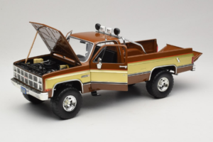 GMC K-2500 Sierra Grande Rudas GreenLight 1:18 13560 Metalas - nuotrauka 2 iš 8