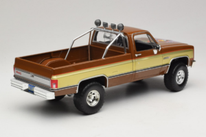 GMC K-2500 Sierra Grande Rudas GreenLight 1:18 13560 Metalas - nuotrauka 3 iš 8
