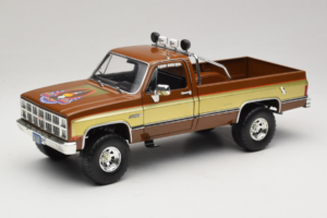 GMC K-2500 Sierra Grande Rudas GreenLight 1:18 13560 Metalas