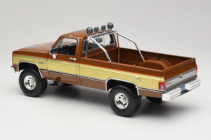 GMC K-2500 Sierra Grande Rudas GreenLight 1:18 13560 Metalas - nuotrauka 7 iš 8