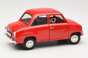Goggomobil T 250 Raudonas Revell 1:18 8952 Metalas - nuotrauka 2 iš 7