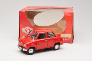 Goggomobil T 250 Raudonas Revell 1:18 8952 Metalas - nuotrauka 7 iš 7