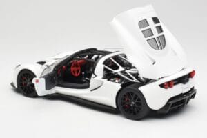 Hennessey Venom GT Baltas AUTOart 1:18 75404 Metalas - nuotrauka 5 iš 8