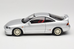 Honda Integra Type R DC2 Pre-Facelift Vogue Silver Metallic MotorHelix 1:18 M85202 Metalas - nuotrauka 4 iš 8