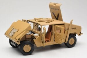 Hummer H1 AM General Military Police Exoto 1:18 01801 Metalas - nuotrauka 2 iš 8