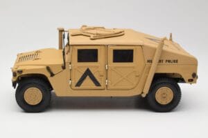 Hummer H1 AM General Military Police Exoto 1:18 01801 Metalas - nuotrauka 4 iš 8