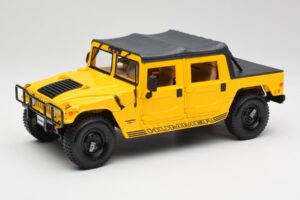 Hummer H1 Soft Top Geltonas Maisto 1:18 56041 Metalas