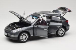 Infiniti EX25 J50 Grey Metallic Paudi 1:18 81L0049 Metalas - nuotrauka 2 iš 8