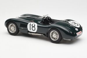 Jaguar C-Type #18 T. Rolt / D. Hamilton 24 Hours of Le Mans Winner 1953 CMC 1:18 M-195 Metalas - nuotrauka 5 iš 6