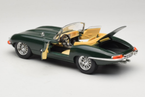 Jaguar E-Type Kabrioletas Žalias Bburago 1:18 3026 Metalas - nuotrauka 5 iš 8