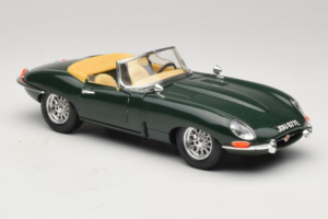 Jaguar E-Type Kabrioletas Žalias Bburago 1:18 3026 Metalas - nuotrauka 6 iš 8