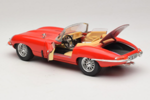 Jaguar E-Type Series 1 Kabrioletas Raudonas Bburago 1:18 3038 Metalas - nuotrauka 5 iš 8