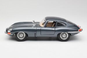 Jaguar E-Type Pilkas Bburago 1:18 30018 Metalas - nuotrauka 4 iš 8
