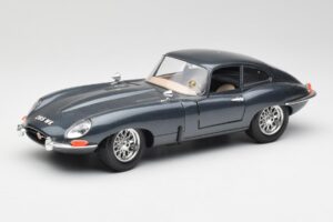Jaguar E-Type Pilkas Bburago 1:18 30018 Metalas