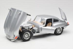 Jaguar E-Type Series 1 Sidabrinis Bburago 1:18 3018-M2 Metalas - nuotrauka 2 iš 8