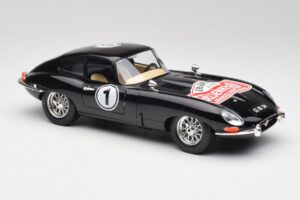 Jaguar E-Type Series 1 #1 British Racing Green Bburago 1:18 3018-M3 Metalas - nuotrauka 6 iš 8