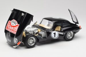 Jaguar E-Type Series 1 #1 British Racing Green Bburago 1:18 3018-M3 Metalas - nuotrauka 2 iš 8