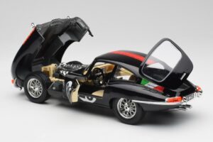 Jaguar E-Type #29 Juodas Bburago 1:18 3018-M4 Metalas - nuotrauka 5 iš 8