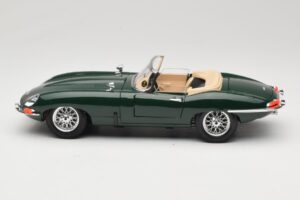 Jaguar E-Type Series 1 Roadster Žalias Bburago 1:18 3016-M1 Metalas - nuotrauka 4 iš 8