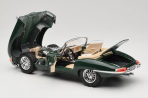 Jaguar E-Type Series 1 Roadster Žalias Bburago 1:18 3016-M1 Metalas - nuotrauka 5 iš 8