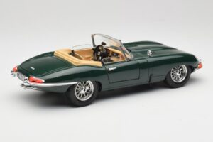 Jaguar E-Type Series 1 Roadster Žalias Bburago 1:18 3018-M5 Metalas - nuotrauka 3 iš 8