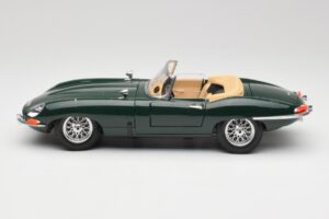 Jaguar E-Type Series 1 Roadster Žalias Bburago 1:18 3018-M5 Metalas - nuotrauka 4 iš 8
