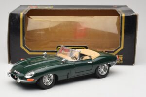 Jaguar E-Type Series 1 Roadster Žalias Bburago 1:18 3018-M5 Metalas - nuotrauka 8 iš 8