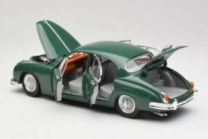 Jaguar Mark II British Racing Žalias & Mėlynas Salonas Maisto 1:18 59001 Metalas - nuotrauka 5 iš 8