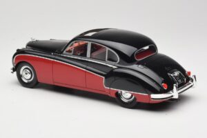 Jaguar Mk VIII Juodas & Tamsiai Raudonas BoS Models 1:18 BOS408 Derva - nuotrauka 5 iš 6