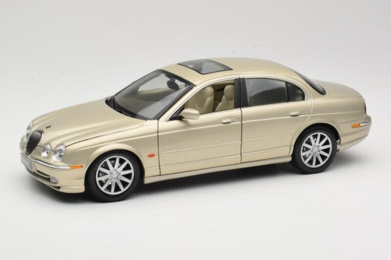 Jaguar S-Type X200 Bronzinis Maisto 1:18 50332 Metalas