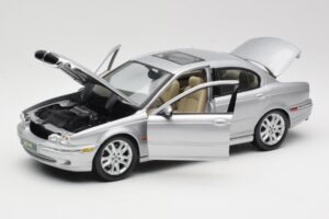 Jaguar X-Type Sidabrinis Maisto 1:18 7271328 Metalas - nuotrauka 2 iš 8