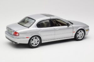 Jaguar X-Type Sidabrinis Maisto 1:18 7271328 Metalas - nuotrauka 3 iš 8