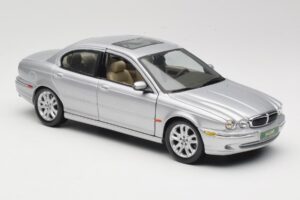 Jaguar X-Type Sidabrinis Maisto 1:18 7271328 Metalas - nuotrauka 6 iš 8