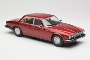 Jaguar XJ Series III Metallic Dark Red MCG 1:18 MCG18176 Metalas - nuotrauka 4 iš 6
