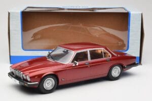 Jaguar XJ Series III Metallic Dark Red MCG 1:18 MCG18176 Metalas - nuotrauka 6 iš 6
