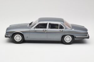 Jaguar XJ Series III Metallic Grey MCG 1:18 MCG18177 Metalas - nuotrauka 3 iš 6