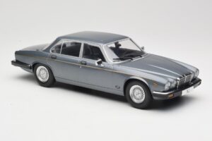 Jaguar XJ Series III Metallic Grey MCG 1:18 MCG18177 Metalas - nuotrauka 4 iš 6