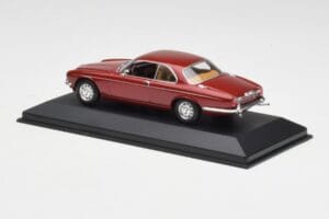 Jaguar XJ12 Coupe Regency Raudonas Minichamps 1:43 400130461 Metalas - nuotrauka 3 iš 4